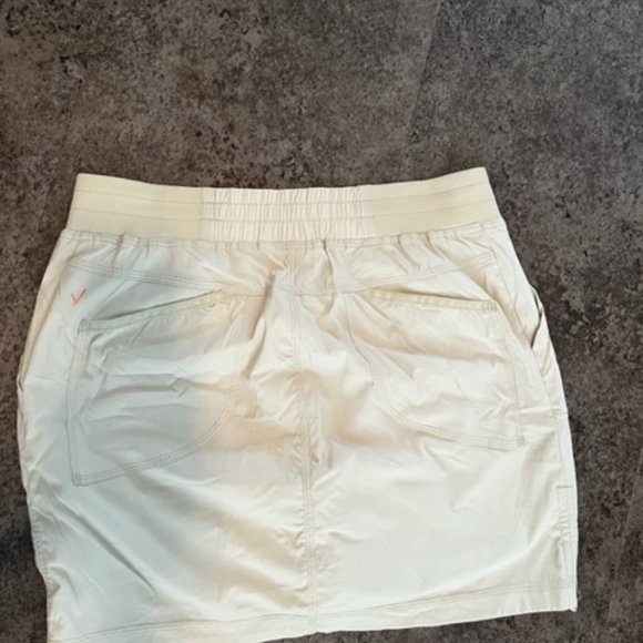 Cream Colored stretchy skort by "Indyeva - Size M - Picture 2 of 2